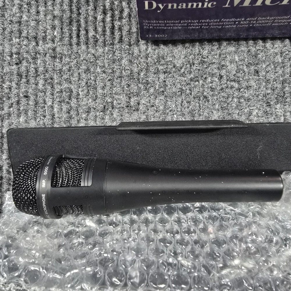 RadioShack Dynamic Microphone 33-3002 Unidirectional XLR Vocalist Announcer Case